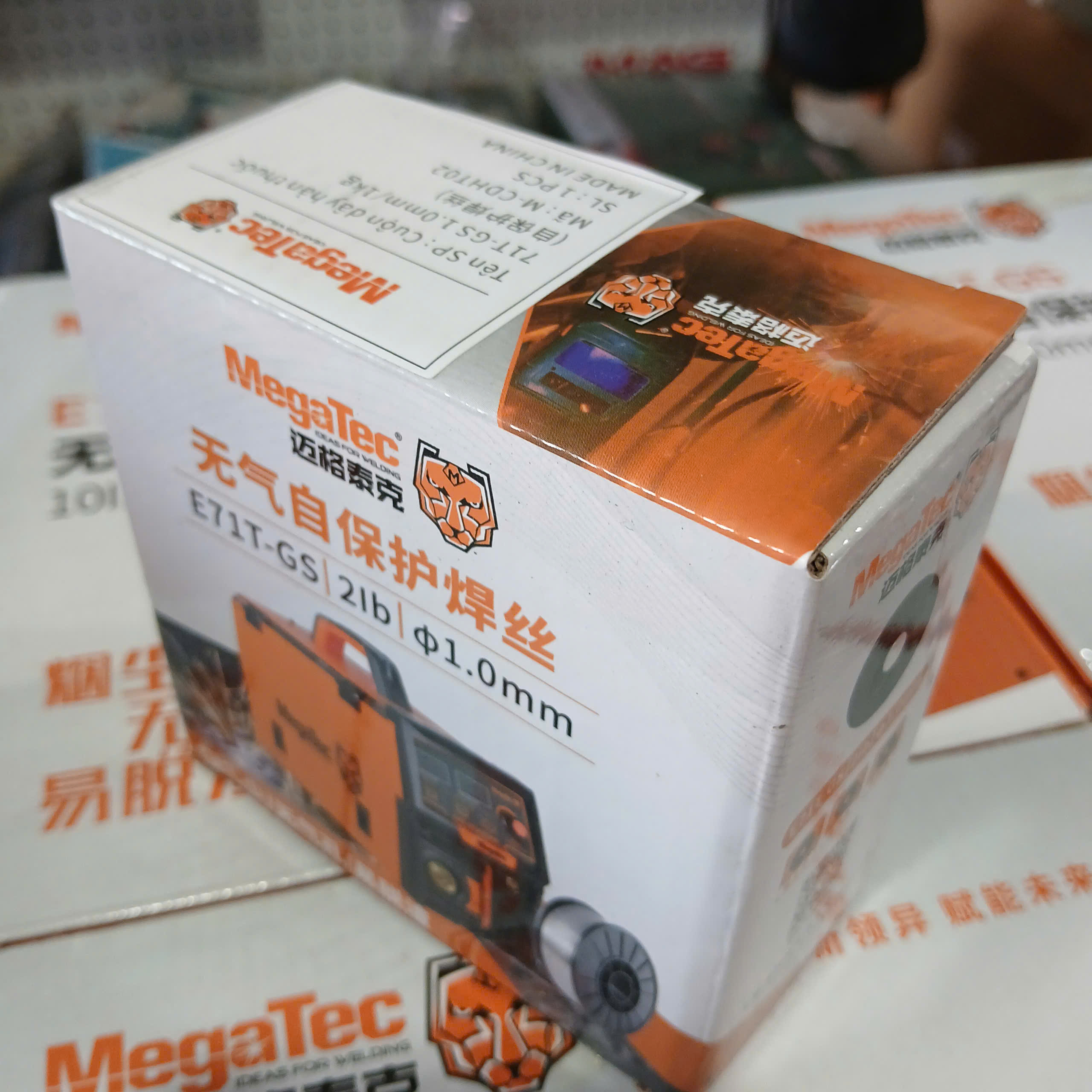 Dây hàn sắt lõi thuốc MegaTec 1kg 1.0mm (giá có VAT)